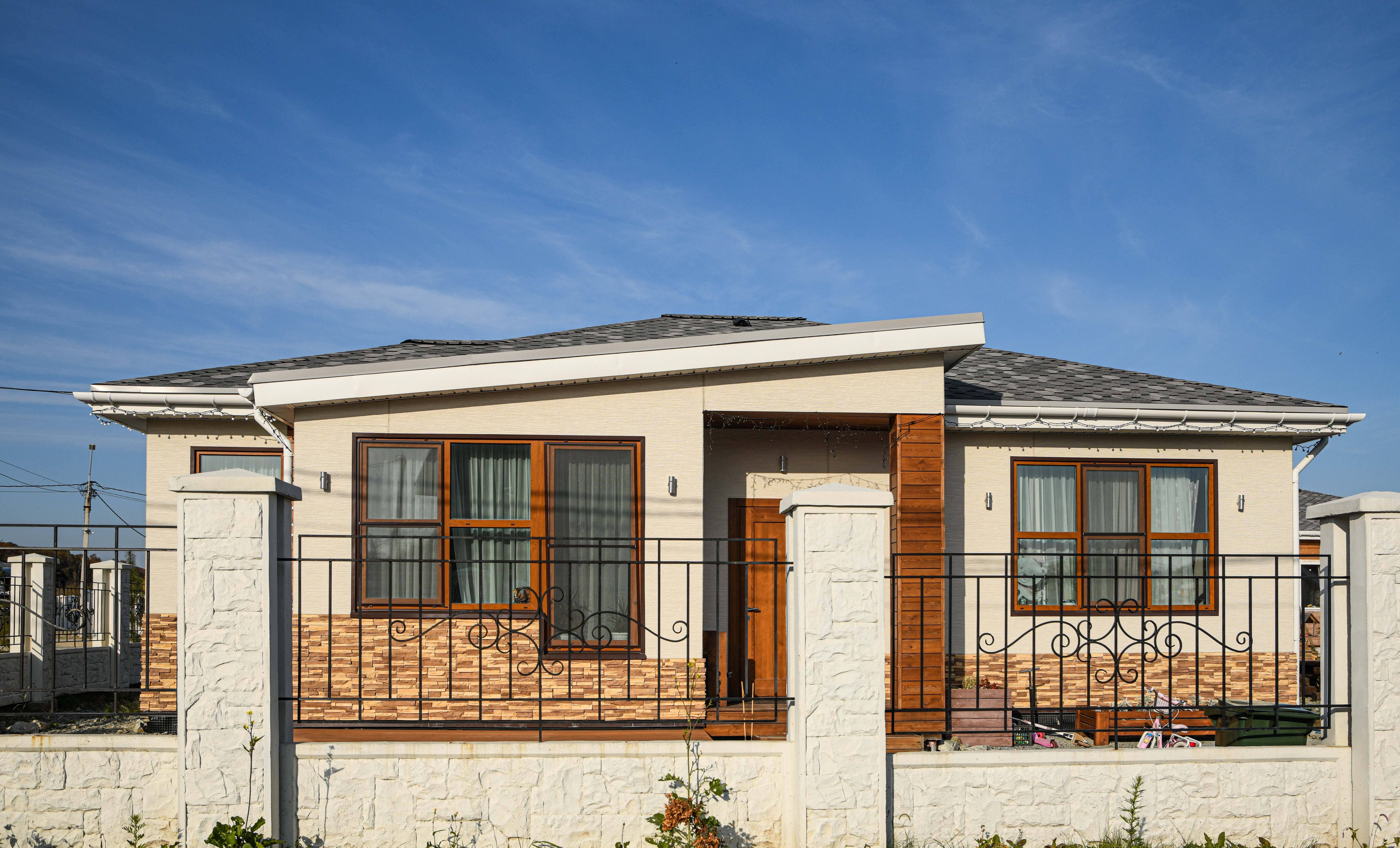 Одноэтажный дом с современным дизайном